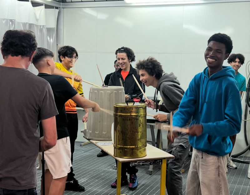 Atelier musical avec des jeunes au Lycée des Possibles